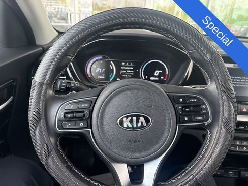 Used 2020 Kia Niro EX w/ Cold Weather Package image 13