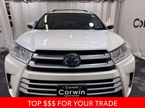 Used 2019 Toyota Highlander XLE AWD/4WD image 2
