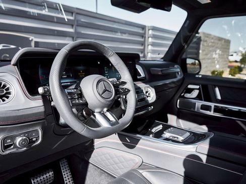 Used 2025 Mercedes-Benz G 63 AMG 4MATIC image 2