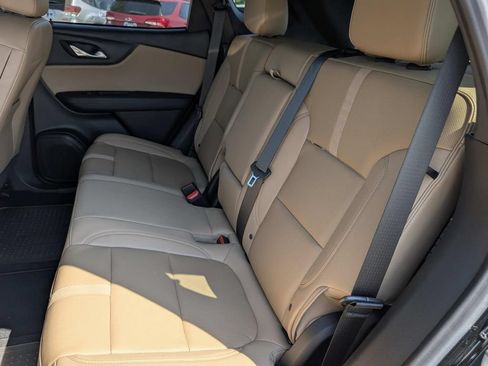 Used 2025 Chevrolet Blazer Premier FWD image 17