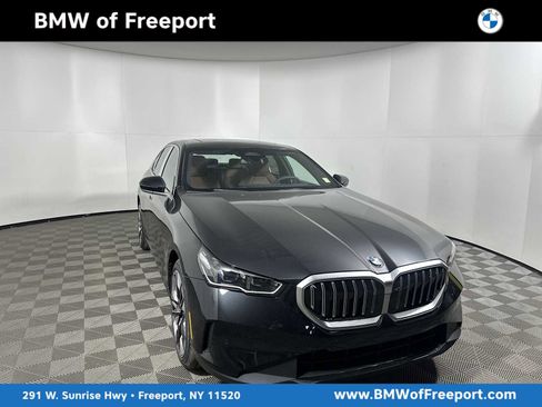 New 2026 BMW 530i xDrive w/ Premium Package image 1