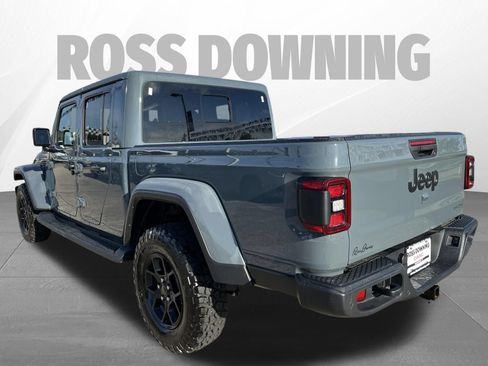 Used 2025 Jeep Gladiator Sport AWD/4WD image 6