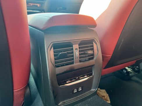 Used 2026 BMW 330i Sedan w/ M Sport Package RWD image 7