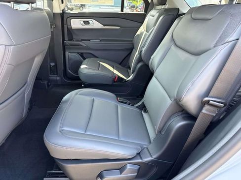 New 2026 Ford Explorer Active RWD image 17