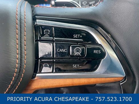 Used 2022 Jeep Grand Cherokee Summit AWD/4WD image 11