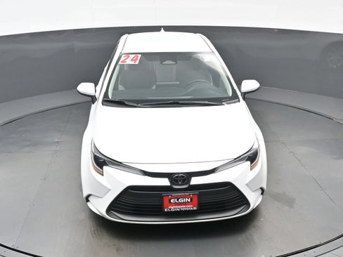 Used 2024 Toyota Corolla LE FWD image 33