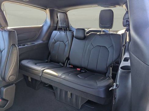 New 2026 Chrysler Pacifica Select FWD image 8