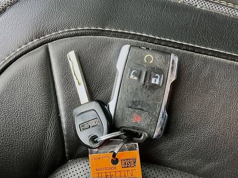 Used 2022 GMC Canyon Denali image 16