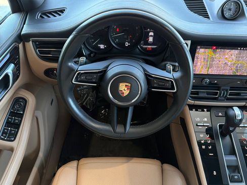 Certified 2022 Porsche Macan AWD/4WD image 14
