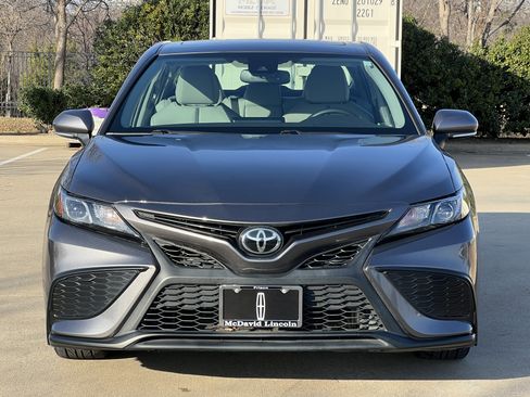 Used 2021 Toyota Camry SE w/ Convenience Package image 14