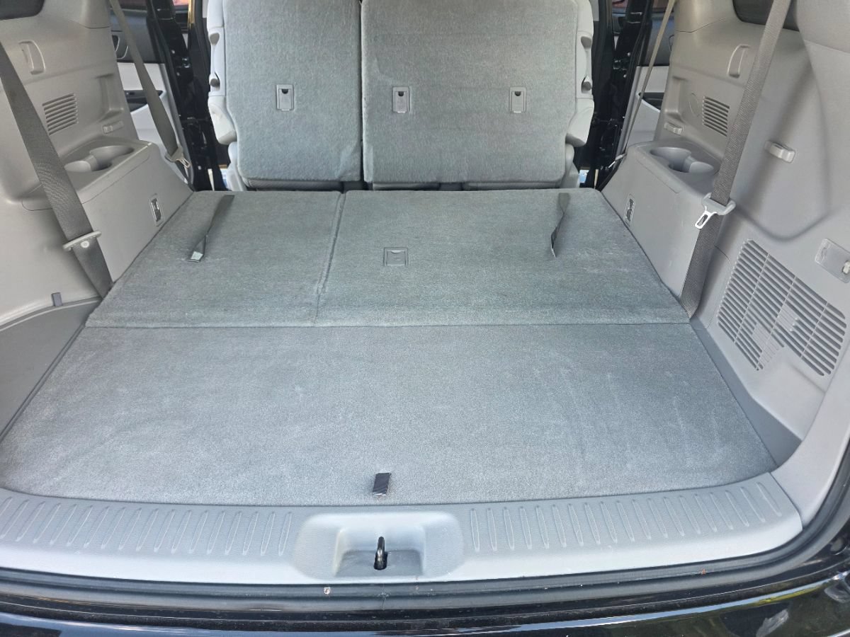 Used 2016 Toyota Highlander LE FWD image 35