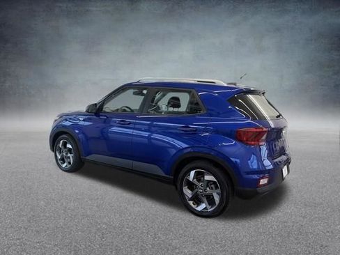 Used 2025 Hyundai Venue SEL FWD image 9