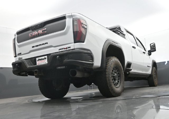 Used 2025 GMC Sierra 2500 AT4X w/ AT4X AEV Edition AWD/4WD image 11