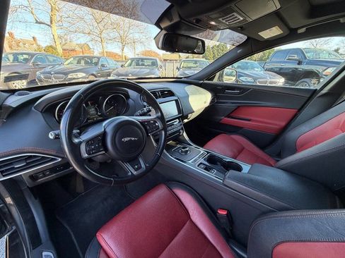 Used 2017 Jaguar XE R-Sport image 30