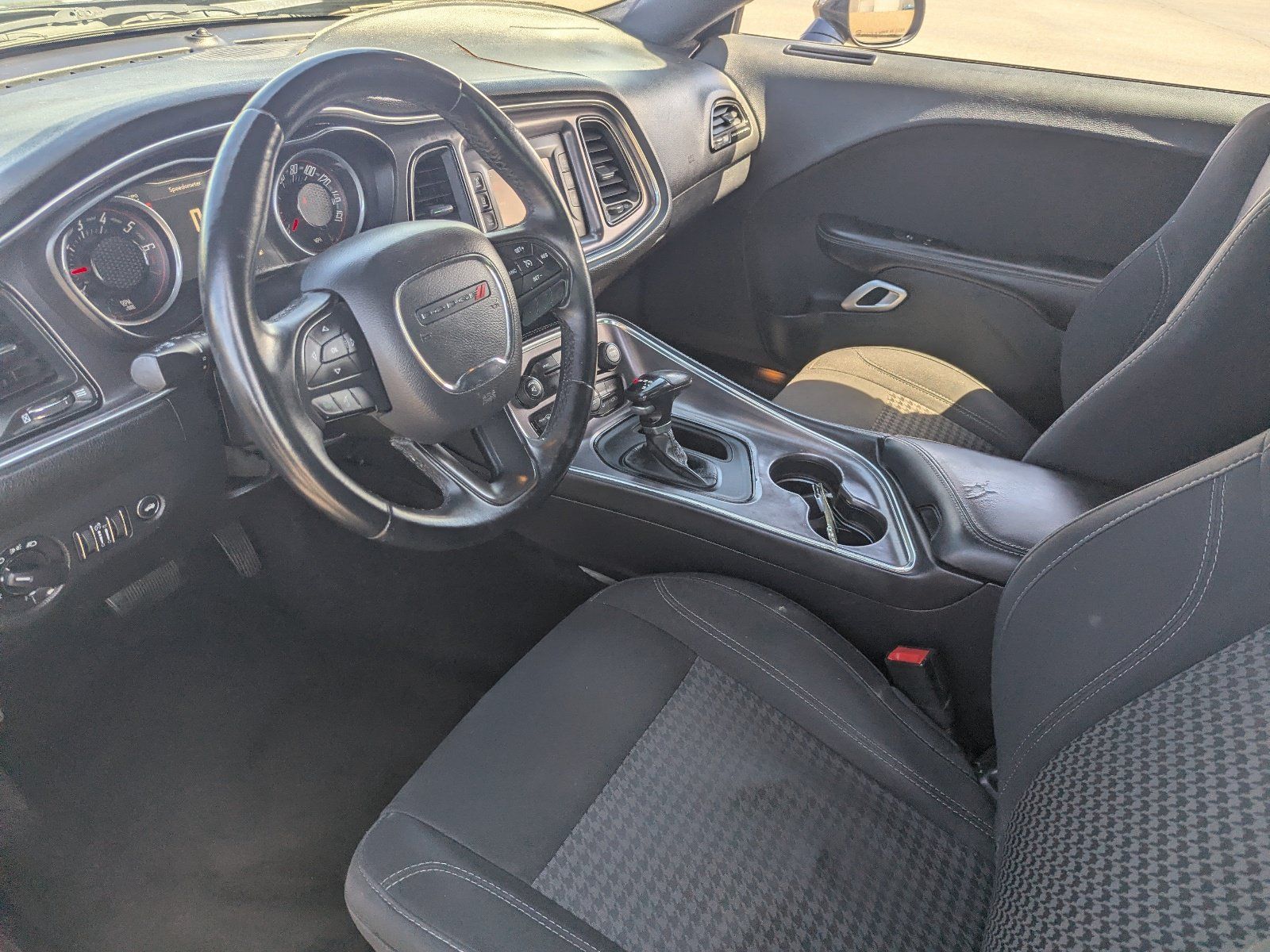 Used 2016 Dodge Challenger SXT RWD image 20