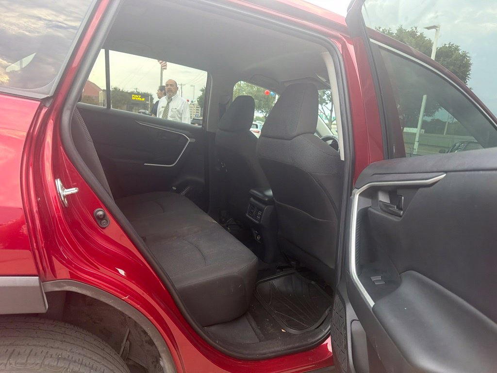 Used 2022 Toyota RAV4 LE FWD image 14