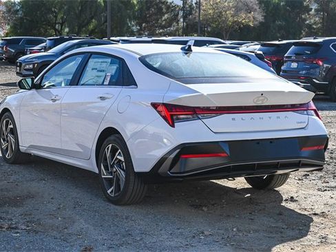New 2026 Hyundai Elantra Limited image 8