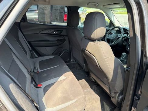 Used 2022 Chevrolet TrailBlazer LT w/ Convenience Package AWD/4WD image 13