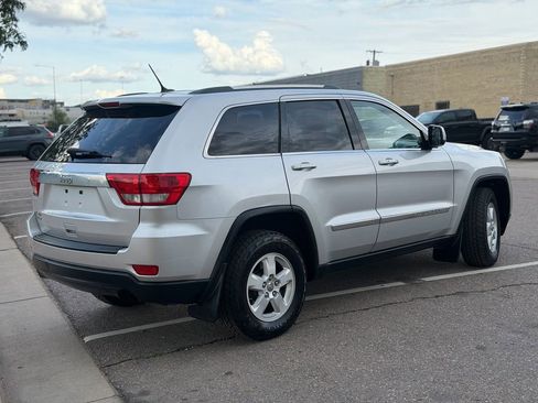 Used 2012 Jeep Grand Cherokee Laredo w/ Laredo E Group AWD/4WD image 2
