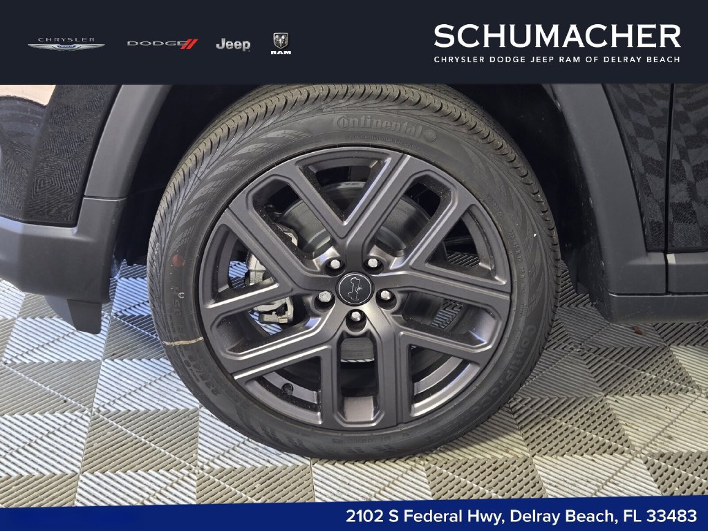New 2026 Jeep Compass Latitude w/ Sun and Sound Group AWD/4WD image 5