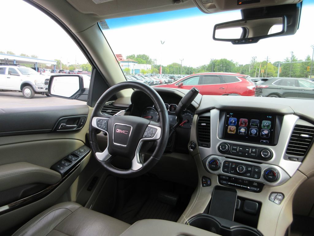 Used 2017 GMC Yukon SLT w/ Premium Edition AWD/4WD image 30