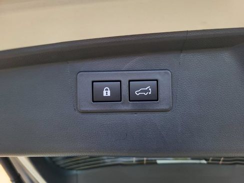 Used 2025 Subaru Outback Premium w/ Popular Package #1 AWD/4WD image 8
