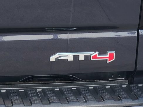 Used 2023 GMC Sierra 1500 AT4 w/ AT4 Preferred Package AWD/4WD image 11