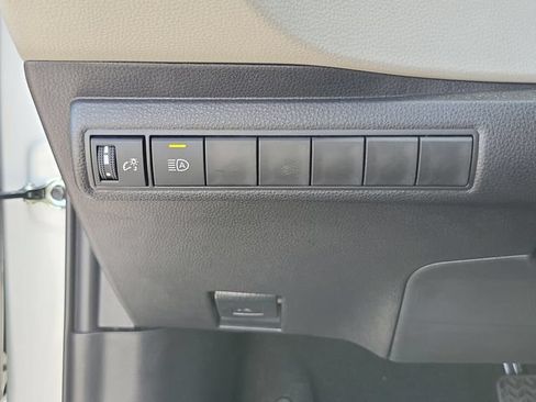 Used 2025 Toyota Corolla LE FWD image 21