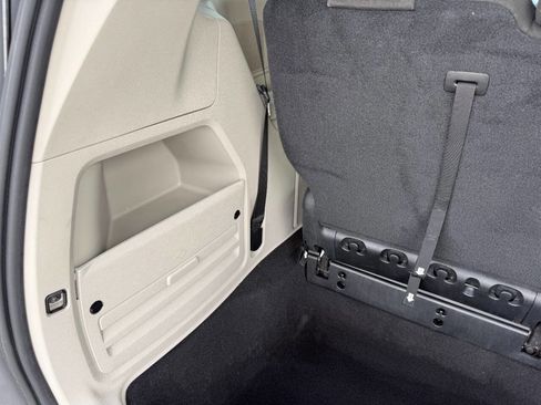 Used 2016 Dodge Grand Caravan SXT w/ Rear Park Assist Package image 31