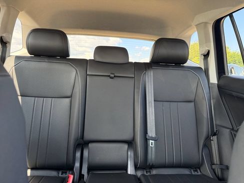 Used 2023 Volkswagen Tiguan SE AWD/4WD image 43
