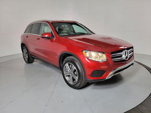 Used 2018 Mercedes-Benz GLC 300 image 2