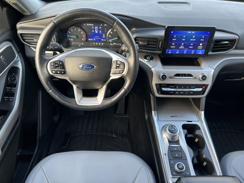 Used 2021 Ford Explorer XLT w/ Equipment Group 202A image 36