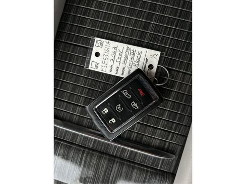 Used 2022 Jeep Wagoneer Series III w/ Rear Seat Video Group 1 image 34