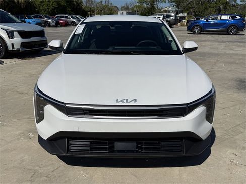 New 2025 Kia K4 LXS image 9