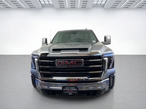 Used 2025 GMC Sierra 3500 SLT AWD/4WD image 4