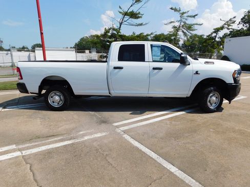 Used 2023 RAM 2500 Tradesman AWD/4WD image 2