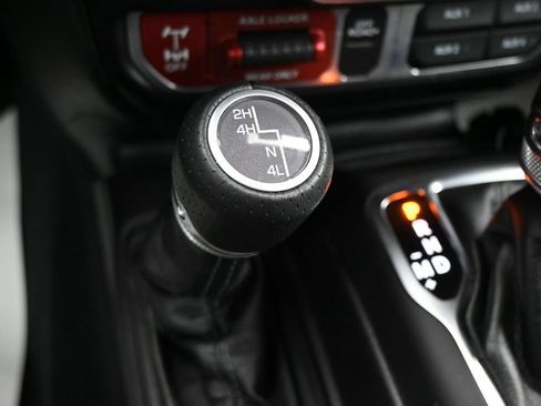 Used 2024 Jeep Gladiator Mojave w/ Convenience Group AWD/4WD image 21