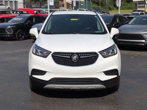 Used 2022 Buick Encore Preferred AWD/4WD image 2