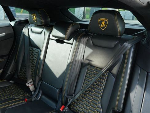 Used 2020 Lamborghini Urus AWD/4WD image 47