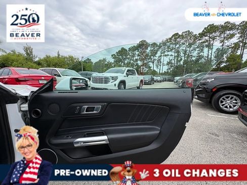 Used 2021 Ford Mustang Premium RWD image 28