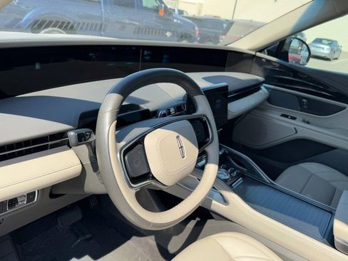 Certified 2024 Lincoln Nautilus Premier image 15