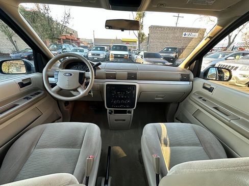 Used 2005 Ford Freestar SE image 14