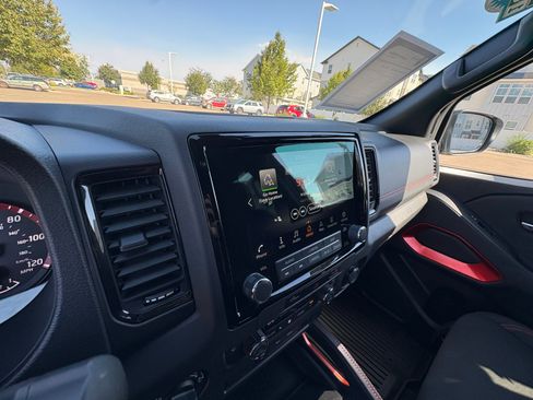 Used 2024 Nissan Frontier PRO-4X w/ Technology Package AWD/4WD image 12