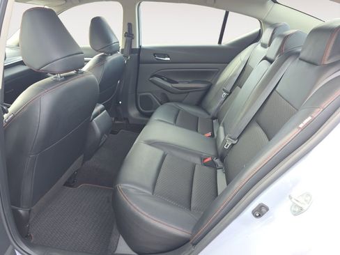 Used 2024 Nissan Altima 2.5 SR image 13