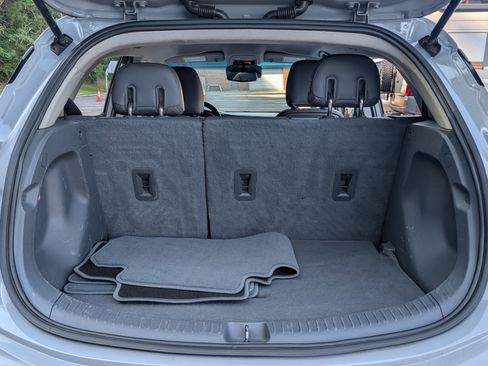 Used 2019 Chevrolet Bolt Premier w/ Infotainment Package FWD image 18