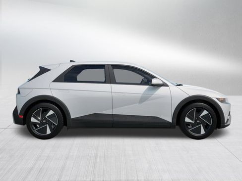 New 2026 Hyundai Ioniq 5 SE image 7