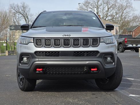 Used 2023 Jeep Compass Trailhawk AWD/4WD image 19