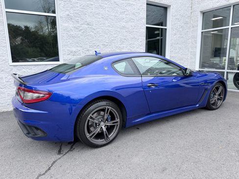 Used 2015 Maserati GranTurismo Sport RWD image 23