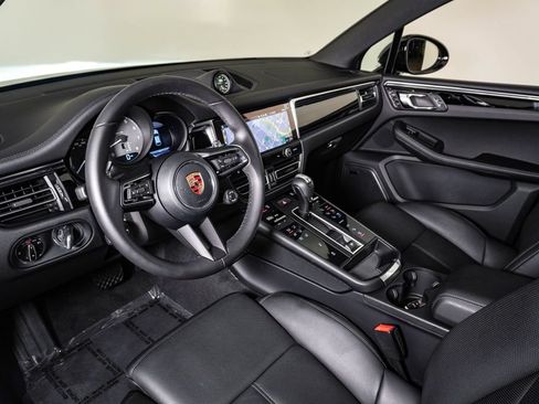 Certified 2026 Porsche Macan S AWD/4WD image 4