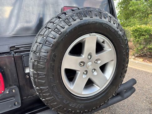 Used 2000 Jeep Wrangler Sahara AWD/4WD image 12